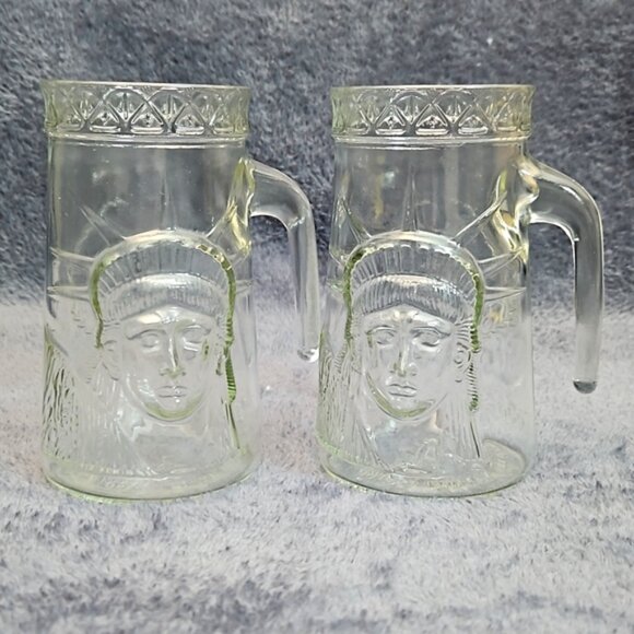 Statue of Liberty Set of 2 Centennial 1886-1986 Keep the Torch Lit Mugs T15 - Picture 1 of 6